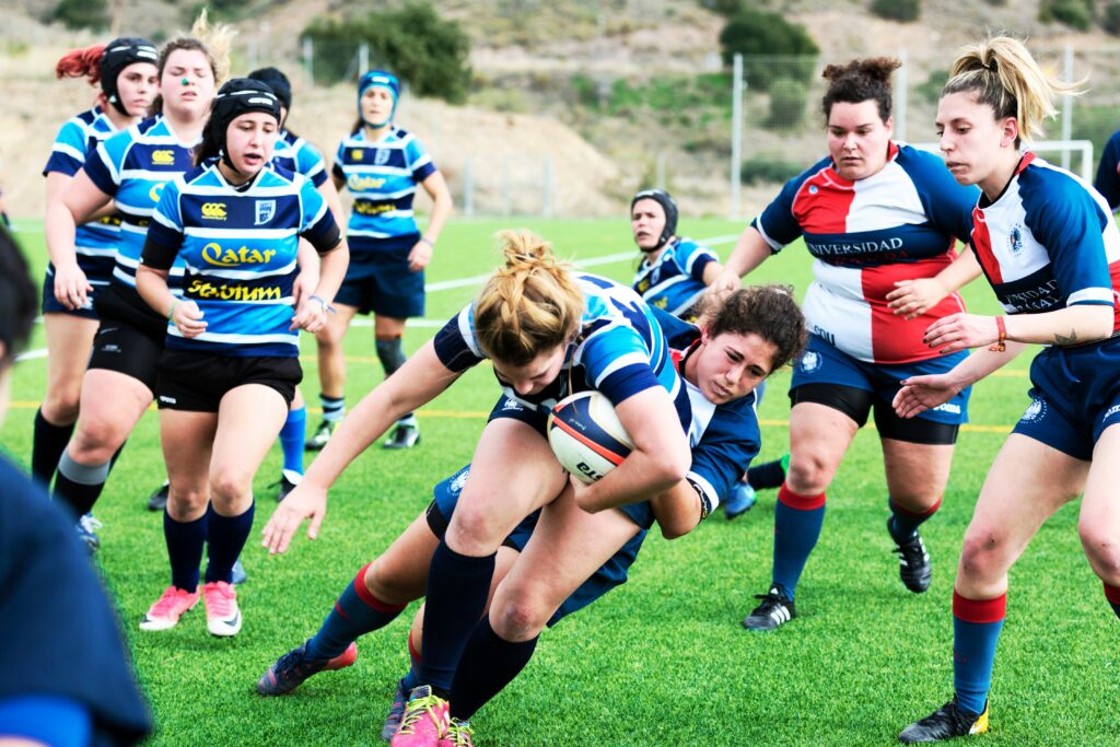 Sport per tutti : ragazze che giocano a rugby