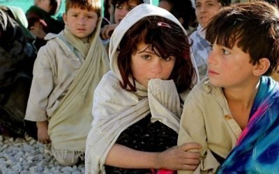In Afghanistan 3.500 donne partoriranno nei prossimi giorni. Chi le assisterà insieme ai loro bambini?