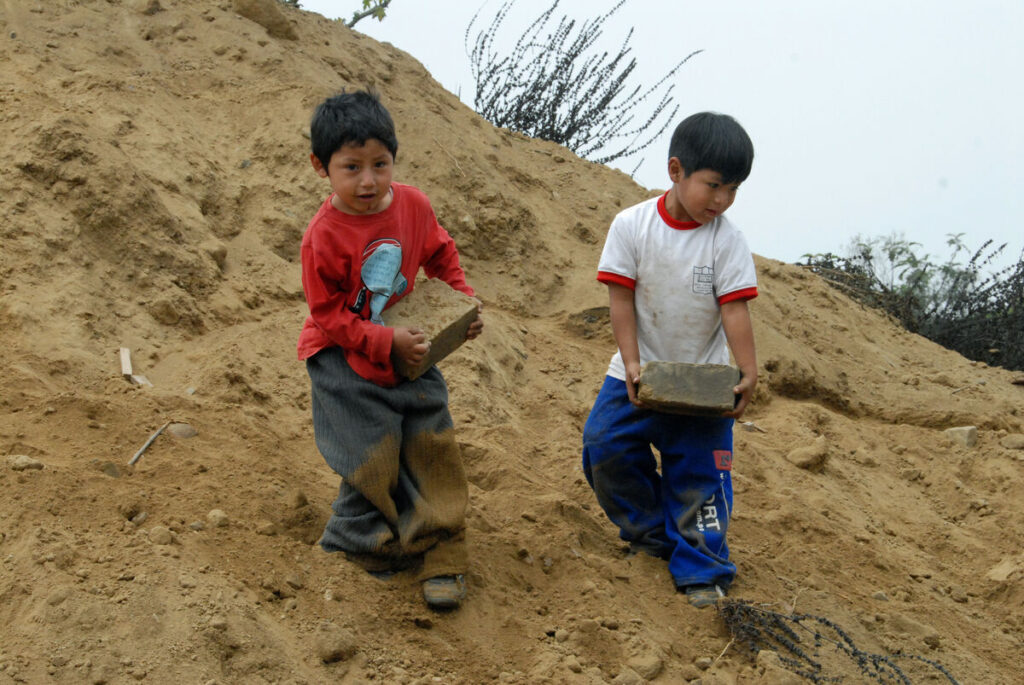 (c)Alida Vanni per Terre des Hommes - bambini lavoratori