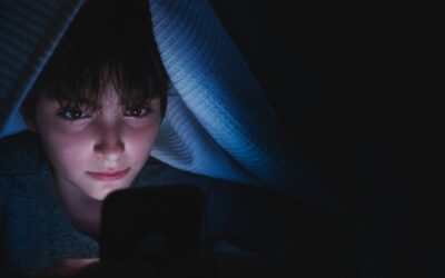 Vamping negli adolescenti: cos’è, rischi e prevenzione