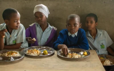 Mense scolastiche e disuguaglianze nel mondo: quando il diritto al cibo passa dalla scuola